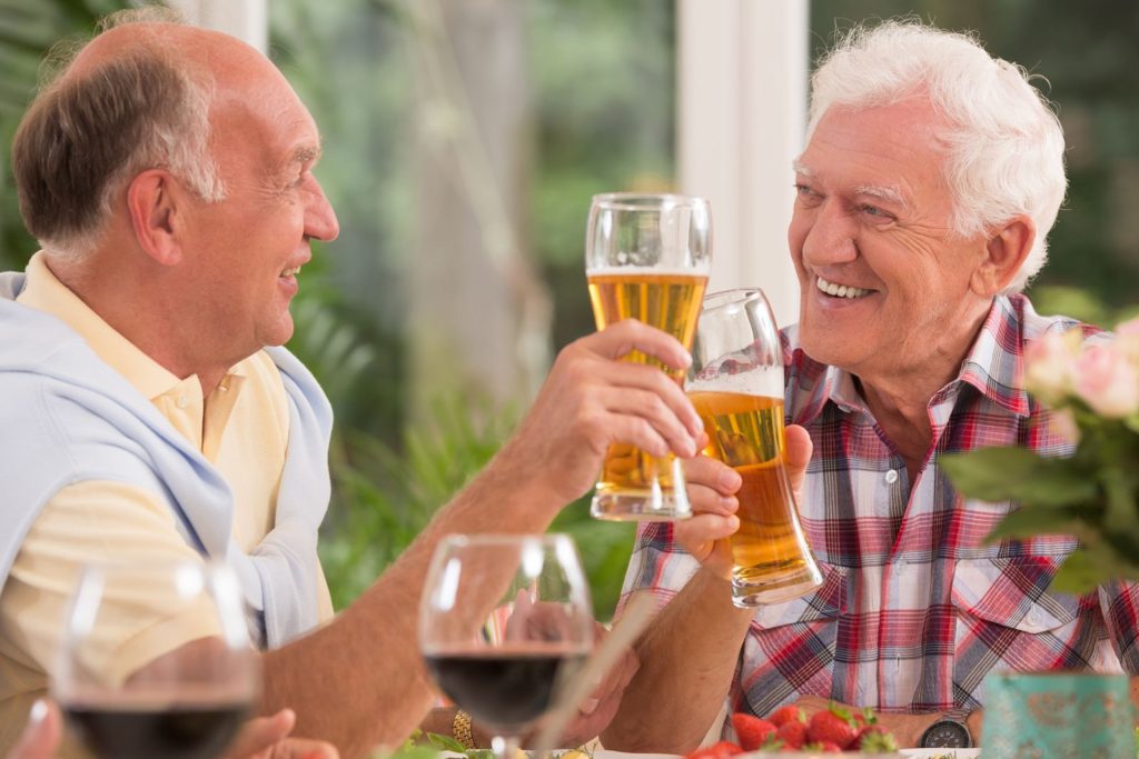 beber-alcohol-puede-aumentar-desarrollo-alzheimer