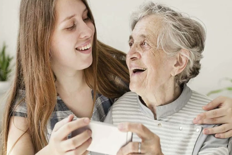 cambio-en-el-modelo-de-cuidado-de-personas-mayores